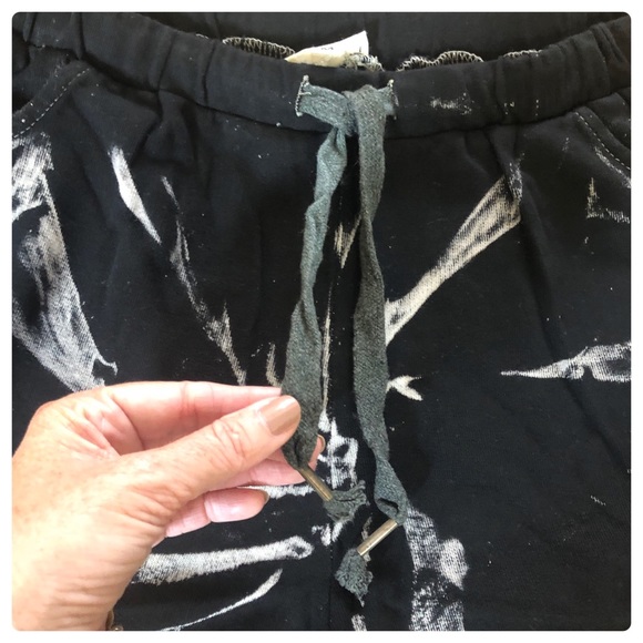 LAST  // CALI TIE DYE SHORTS - Picture 6 of 7